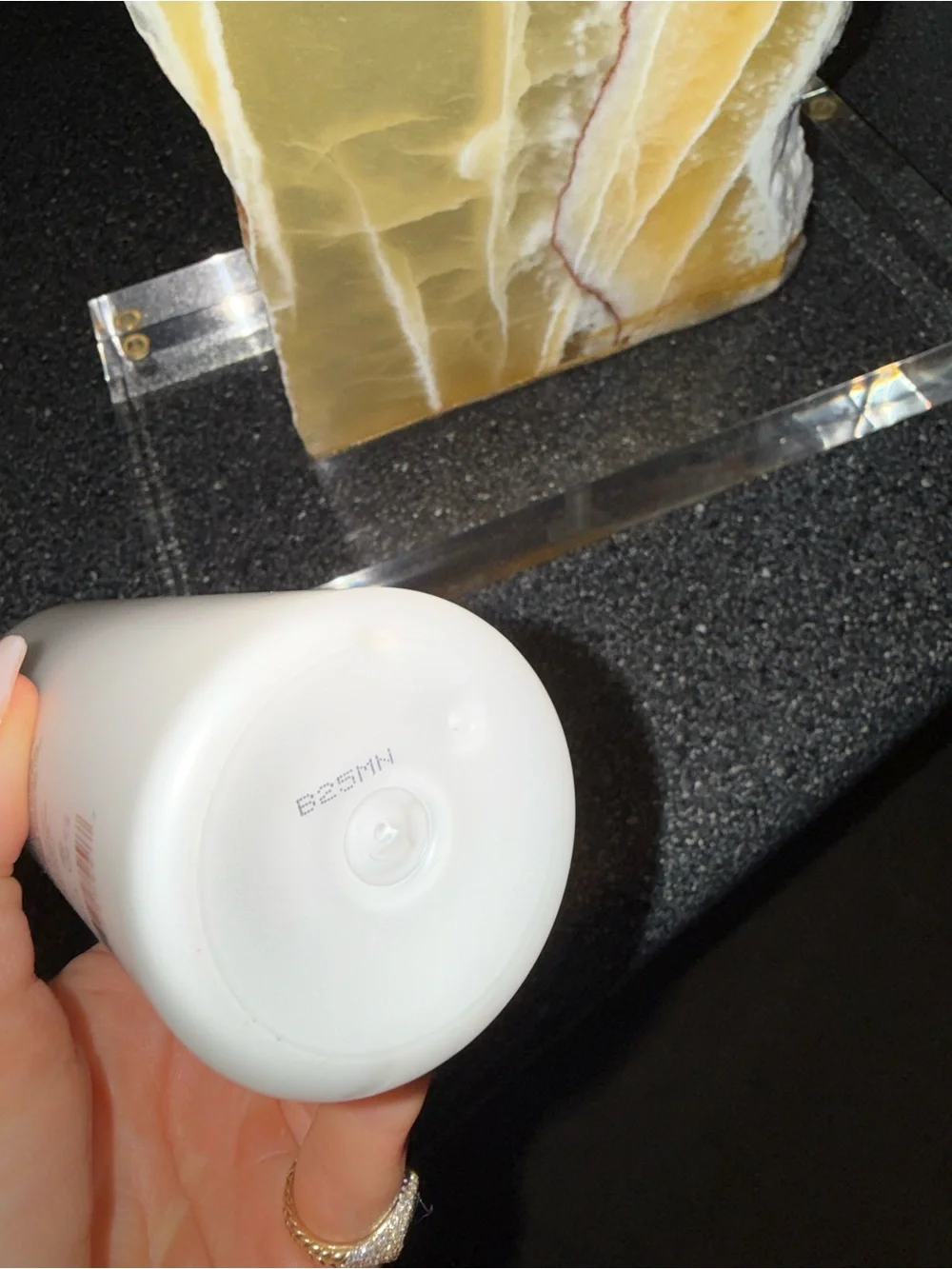 NWT Glossier Sandstone Daily Perfecting Lotion - White with Mint Pump